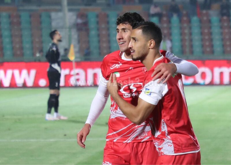 پرسپولیس راه بردن را به استقلال یاد داد