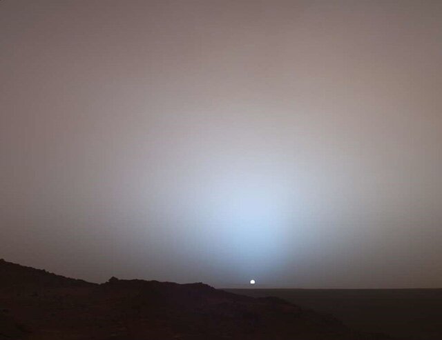 عکس مریخ‌ نورد «استقامت» از غروب آبی‌ رنگ مریخ