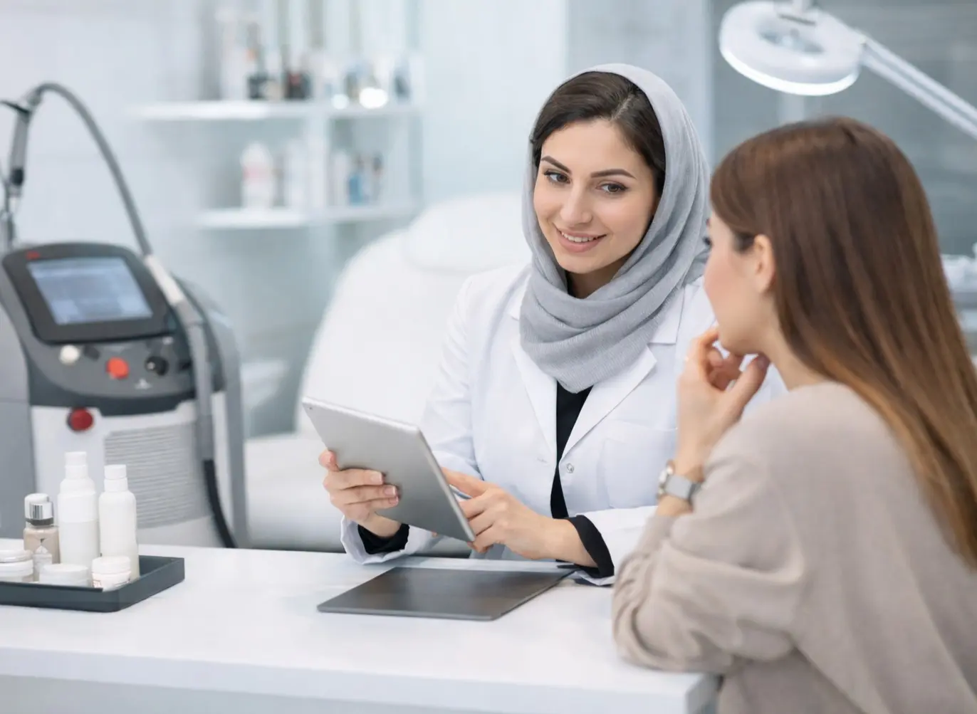 معرفی بهترین کلینیک زیبایی در تهران در سایت ساختمان پزشکان