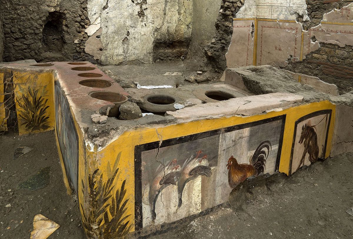 pompei_termopolio-regio-v-07_decorazione-con-anatre-e-pollame_foto-luigi-spina