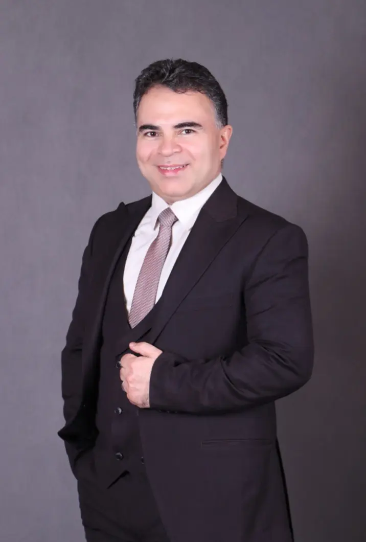دکتر غلامحسین فاتحی