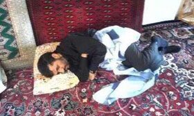 عکس خواب عمیقِ احمدی‌نژاد توسط جلیلی تکرار شد!