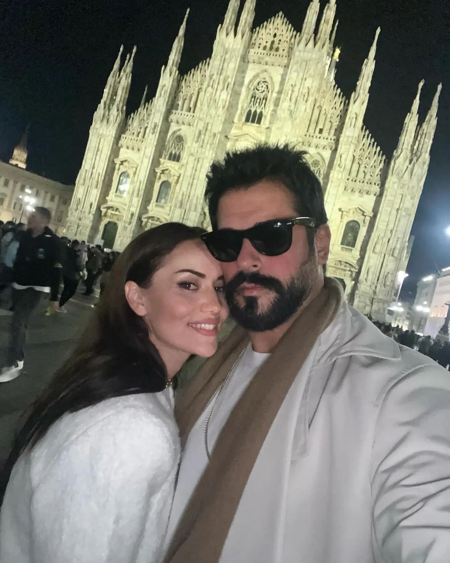 عکس‌های عاشقانه زوج مشهور ترک در ایتالیا 
