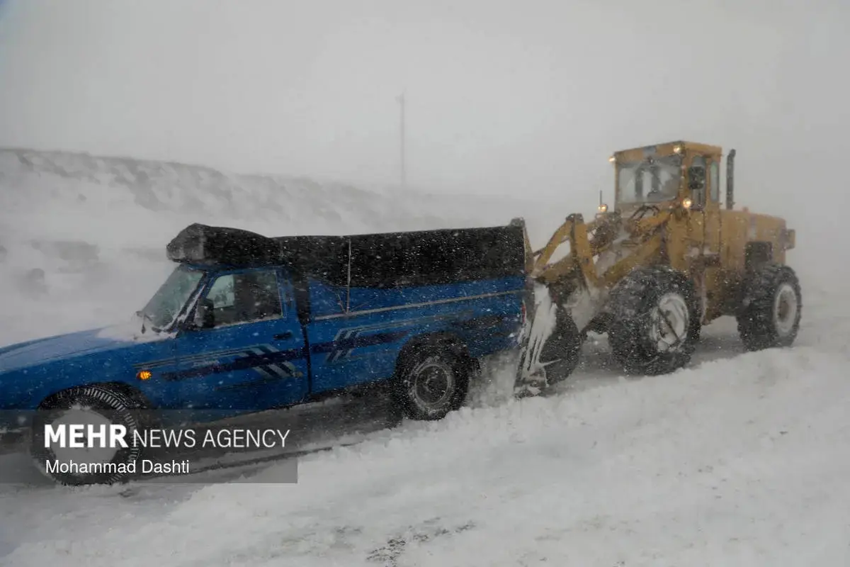 گیر+کردن+خودروها+در+برف (5)