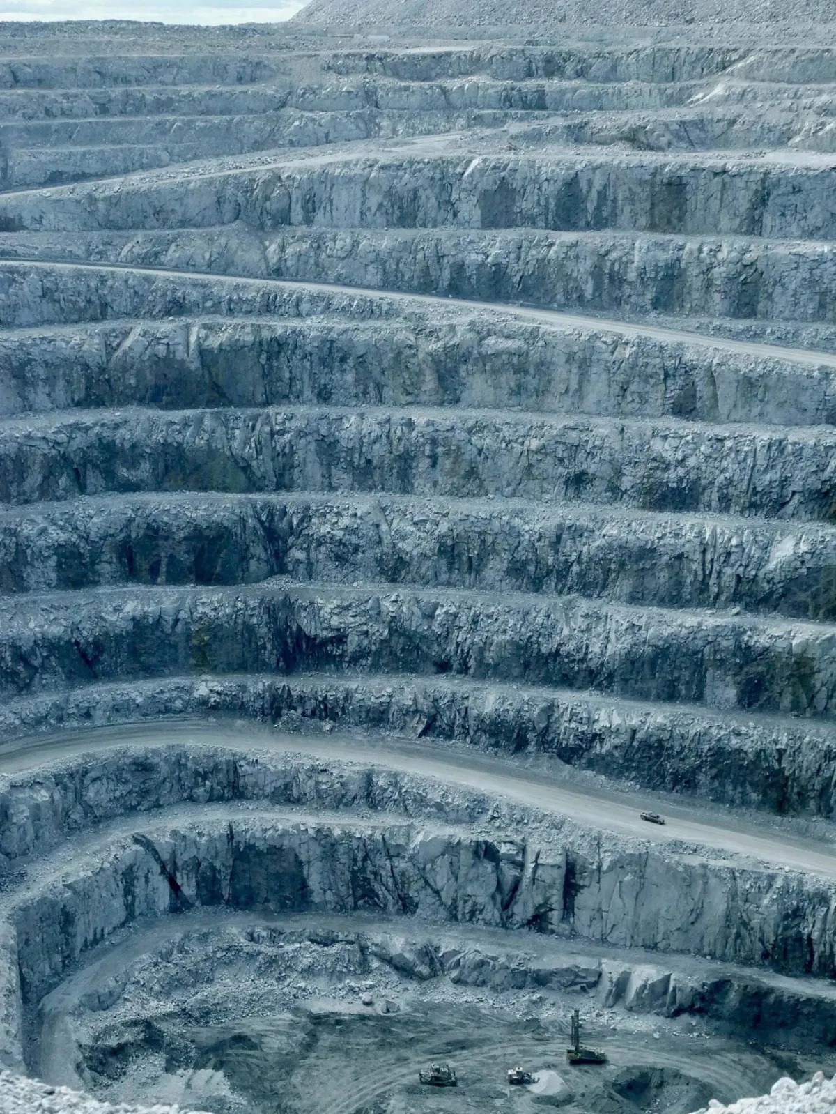 diamond-mine-691572dd00044416ed58f0ea_11zon