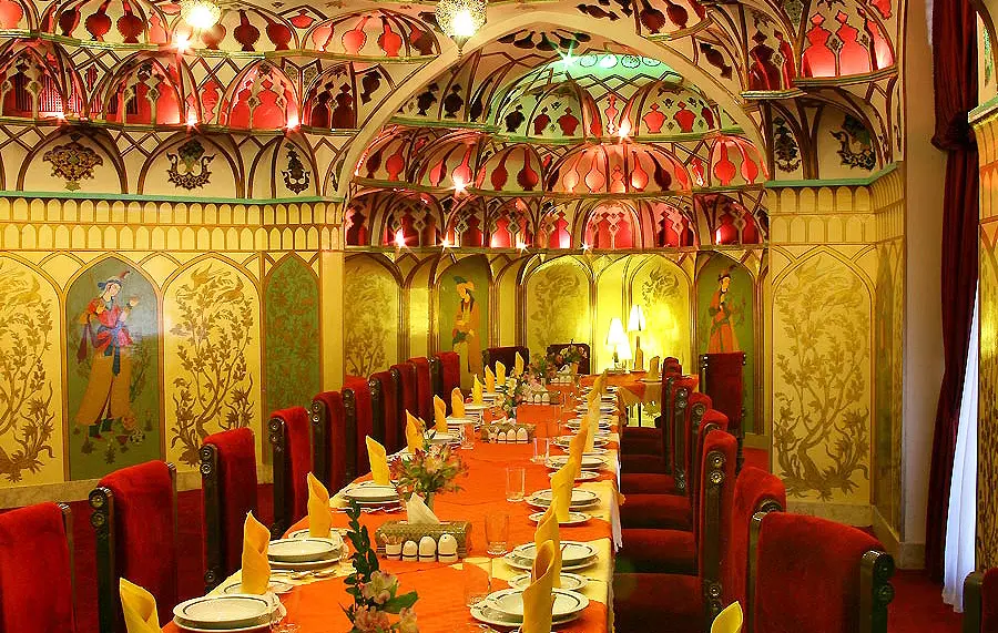 aliqapu_abbasi_hotel_hall_02 (1)