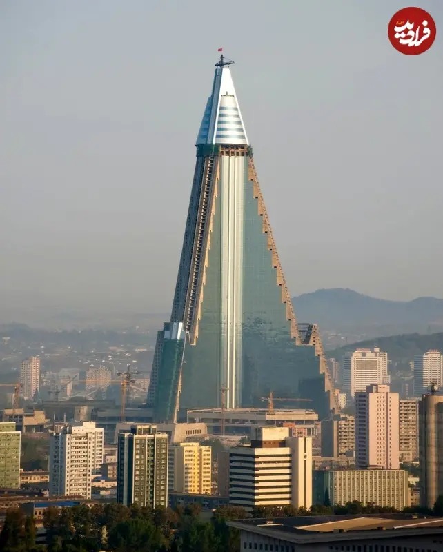 These+extraordinary+pictures_+shared+directly+with+@TheB1M_+reveal+the+eerie+interior+of+North+K+(3)_11zon