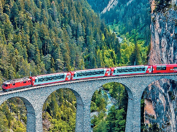 معرفی ۱۱ سفر زیبا با قطار در سراسر جهان + عکس