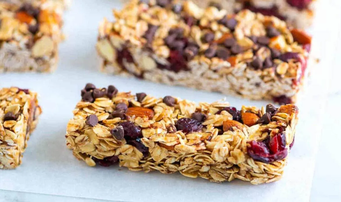 A-granola-bar-made-from-oats-1170x694