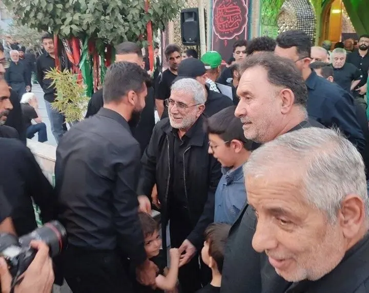 حضور سردار قاآنی در امامزاده علیاکبر(ع) چیذر حضور سردار قاآنی در امامزاده علیاکبر(ع) چیذر
