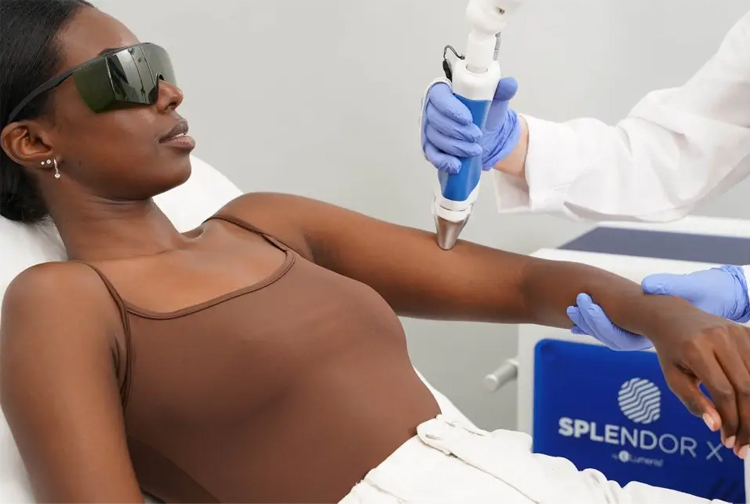 آیا پوست های تیره را هم می توان لیزر کرد؟