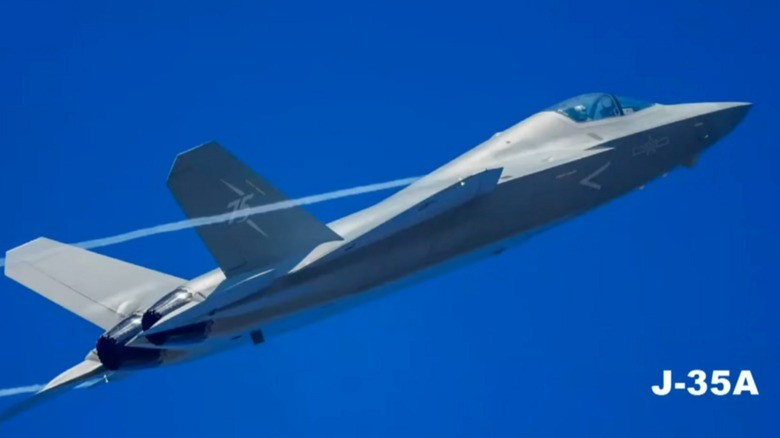 6-a-j-35-flying
