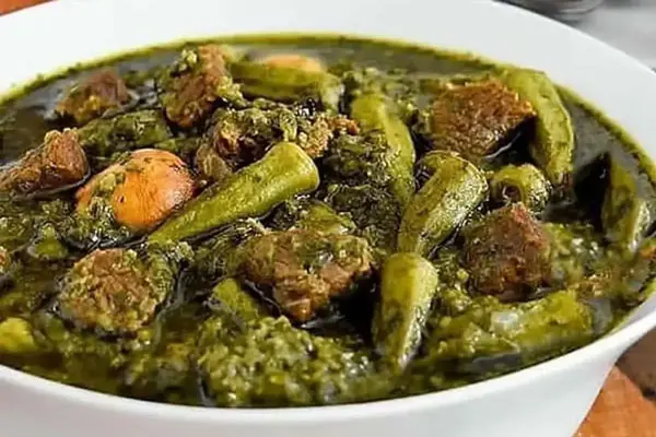 khoreshte-bamiye-ba-sabzi