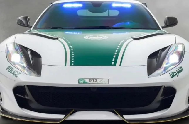 ferrari-812-superfast-dubai-police-car-by-mansory-1-644x424.jpg