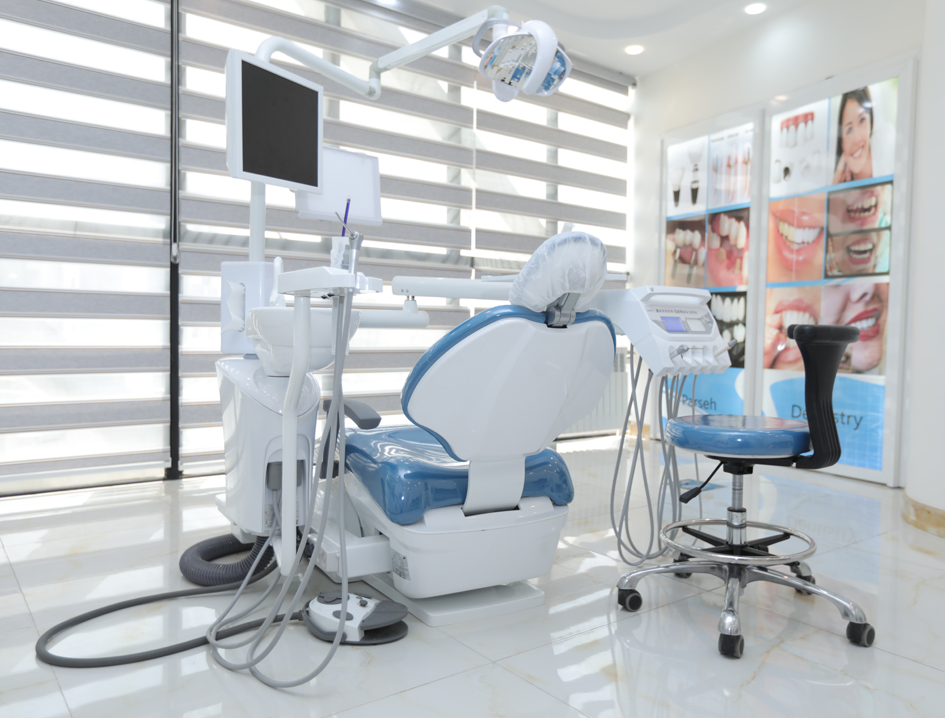 کلینیک دندانپزشکی پارسه