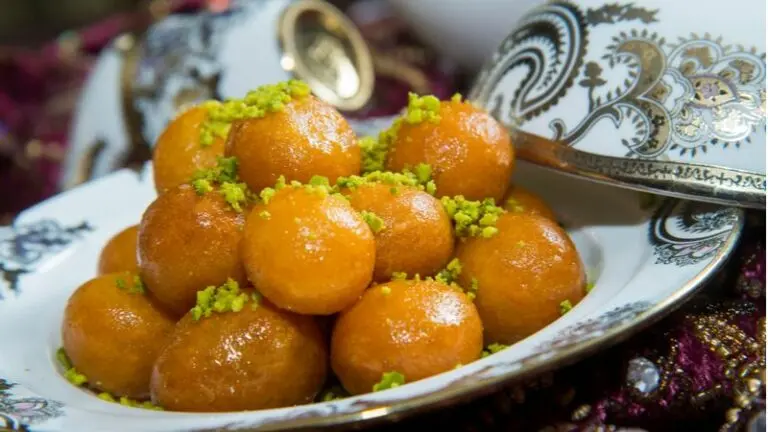 لقیمات