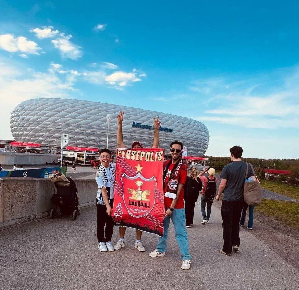 اهتزاز پرچم پرسپولیس در لیگ قهرمانان اروپا