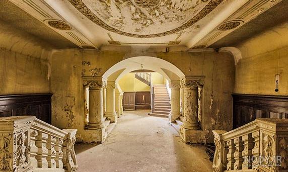 nody-تصاویری-از-خانه-متروکه-آرل-1746787108