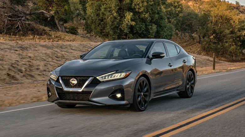 2-cars-nissan-never-should-have-discontinued-nissan-maxima-1980-to-2022-1755771806 (1)
