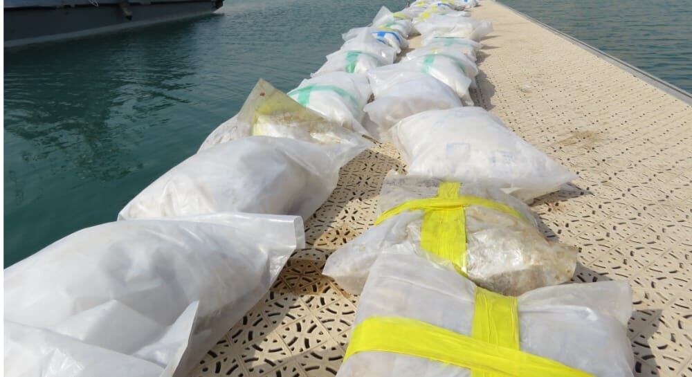 کشف یک تن مواد مخدر در آب‌های خلیج فارس