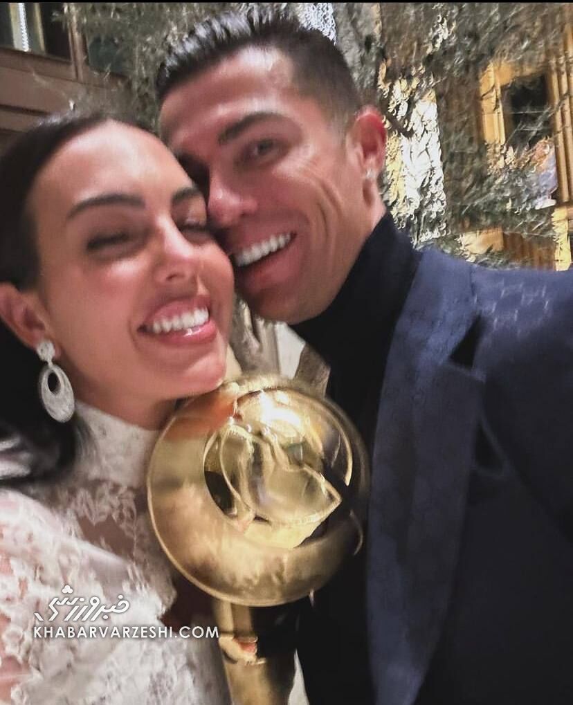 لحظه عاشقانه رونالدو و جورجینا با گلوب ساکر