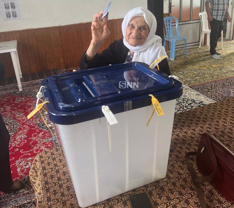 تصاویری که از مسن‌ترین رای‌دهندگان ایرانی وایرال شد