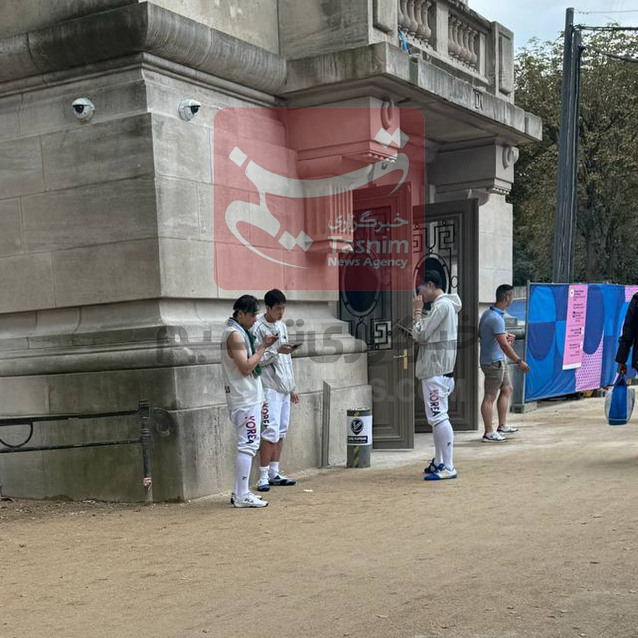 عکس لو رفته از سیگار کشیدن چند ورزشکار در المپیک