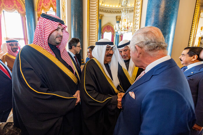 Buckingham_Palace_reception_52873225786-65f02bc7c58a1__700