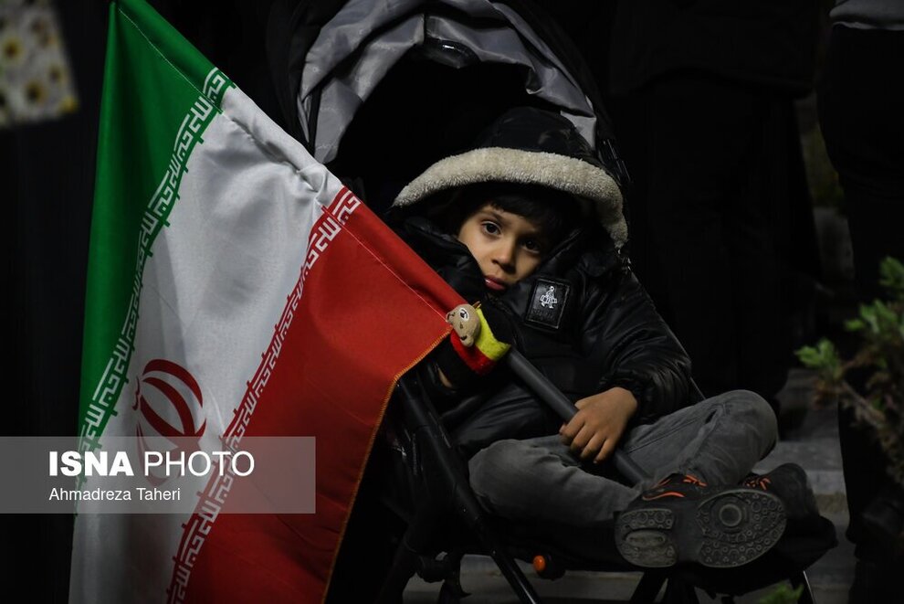 عکس‌هایی از بزم شبانه در ایران، پس از حمله به اسرائیل