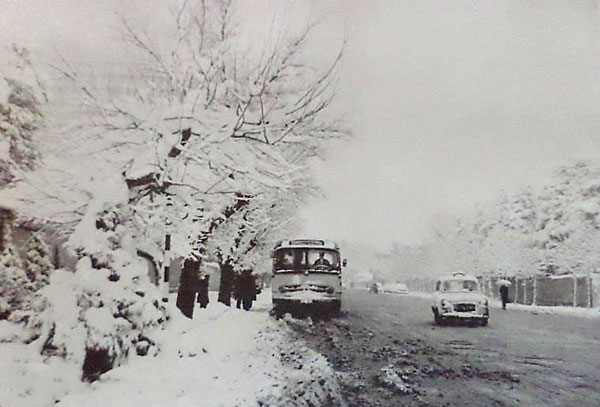 تصاویری قشنگ و دیدنی از تهران قدیم در روز‌های برفی 