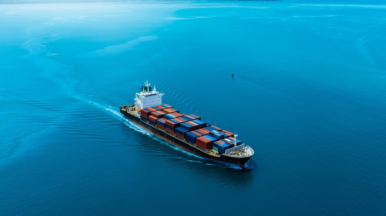contra-rotating-propellers-engineering-2-aerial-view-of-the-freight-shipping-transport-carg