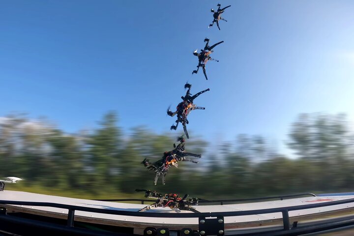 5712821