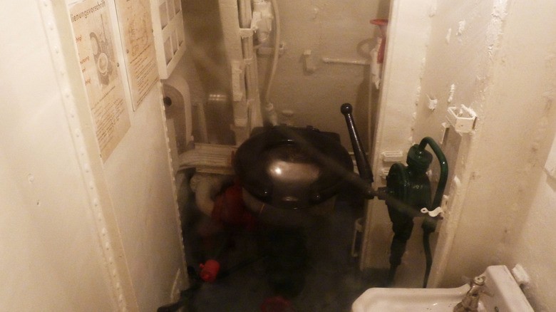 wwii-german-u-boat-toilet-sinking-1-lavatory-aboard-u-995-type-viic-u-boat