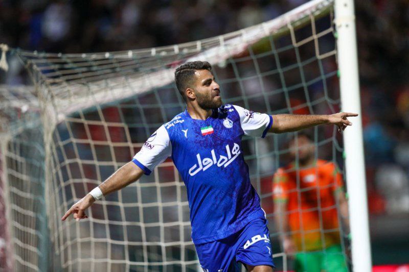 مدافع استقلال و حضور در جمع پرسپولیسی‌های جنجالی