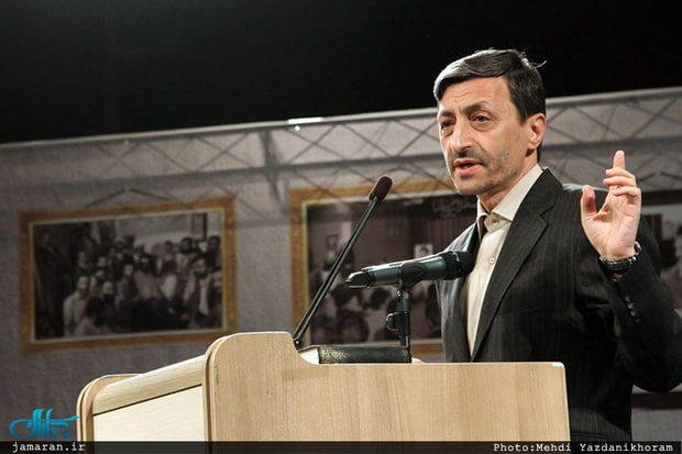 بدل احمدی‌نژاد از شرکت در انتخابات انصراف داد 