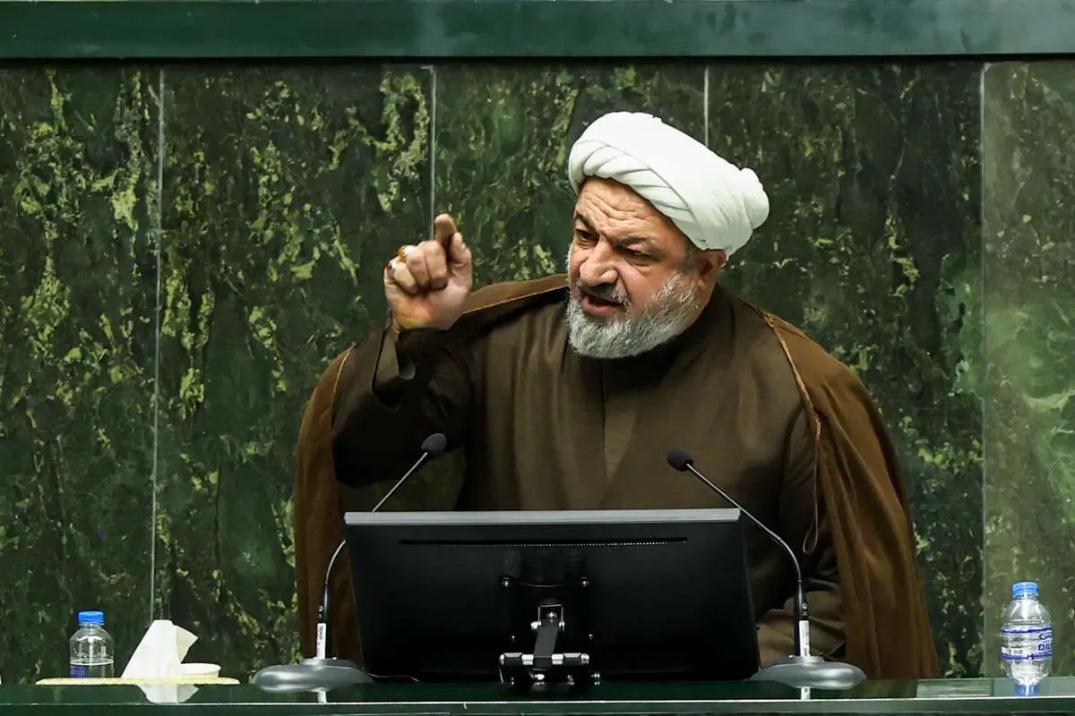 رسایی: دبیر شعام در جایگاهی نیست که مجلس را تعطیل کند
