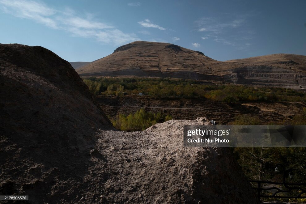 نگاه رسانه خارجی به روستای صخره‌ای کندوان