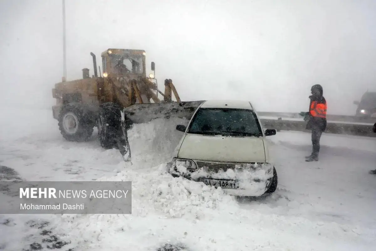 گیر+کردن+خودروها+در+برف (1)