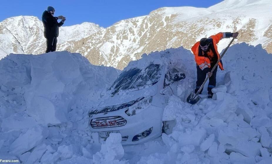 تصاویری از بارش سه متر برف بیخ گوش ایران!