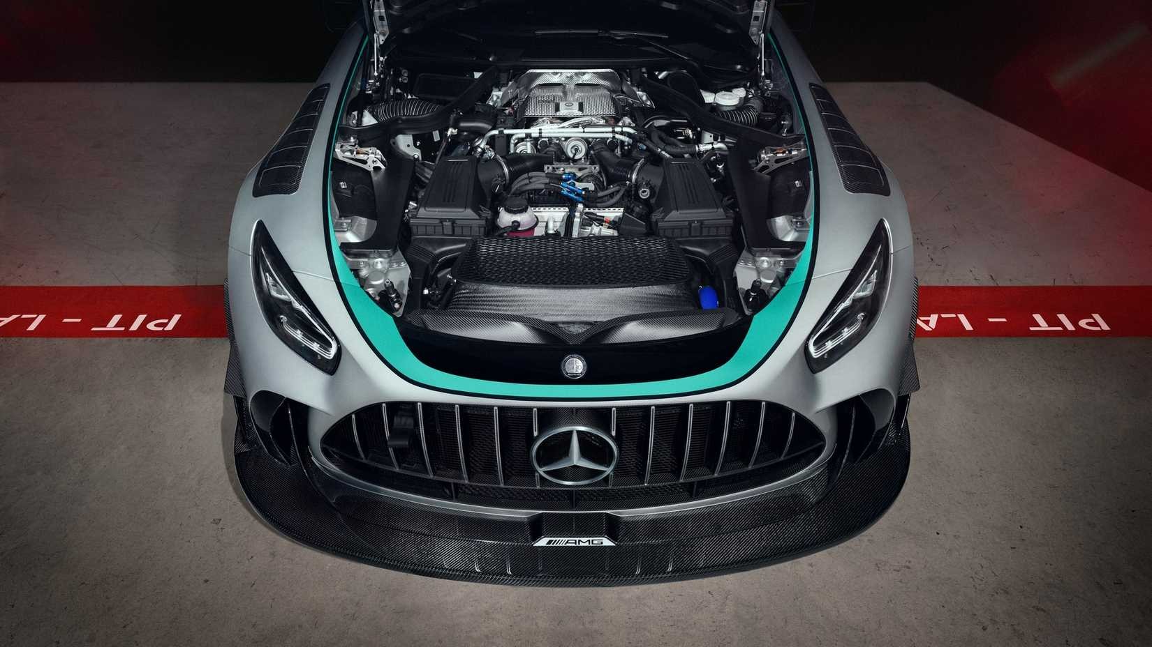1-mercedes-amg-gt2-edition-w16-7