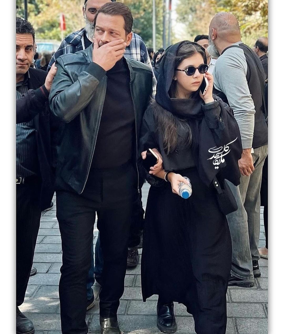 تصویری غمگین از پژمان بازغی همراه با دخترش