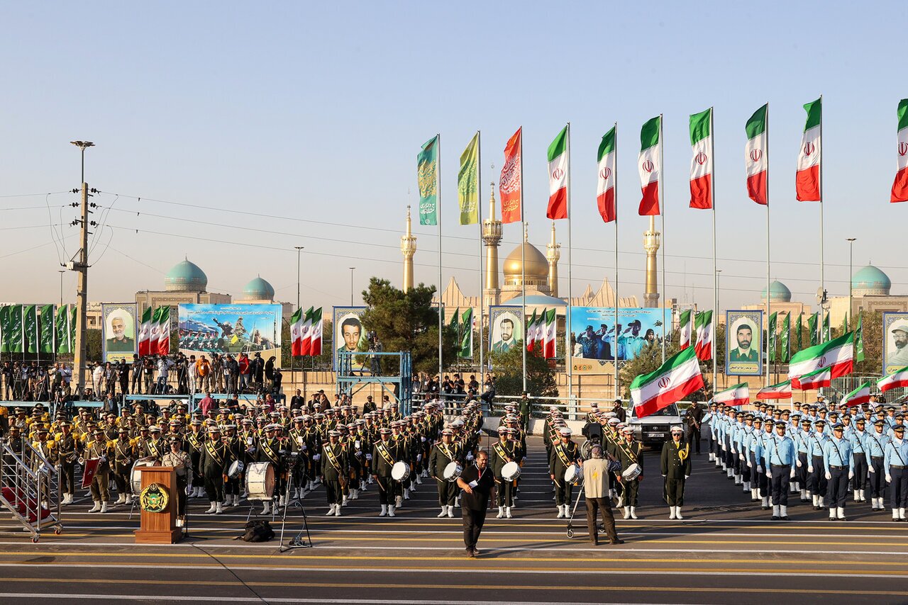 به نمایش درآمدن موشک هایپرسونیک «فتاح»