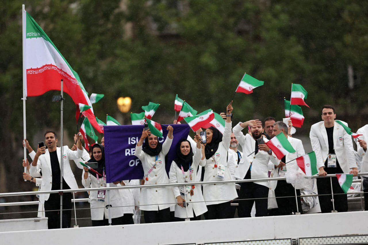 حاشیه باورنکردنیِ کاروان ایران در شهر پاریس!