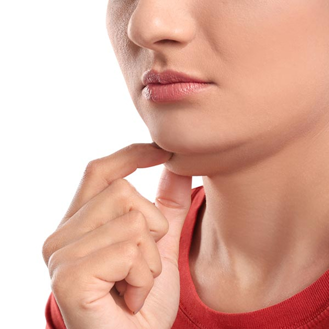 علت به وجود آمدن غبغب چیست؟