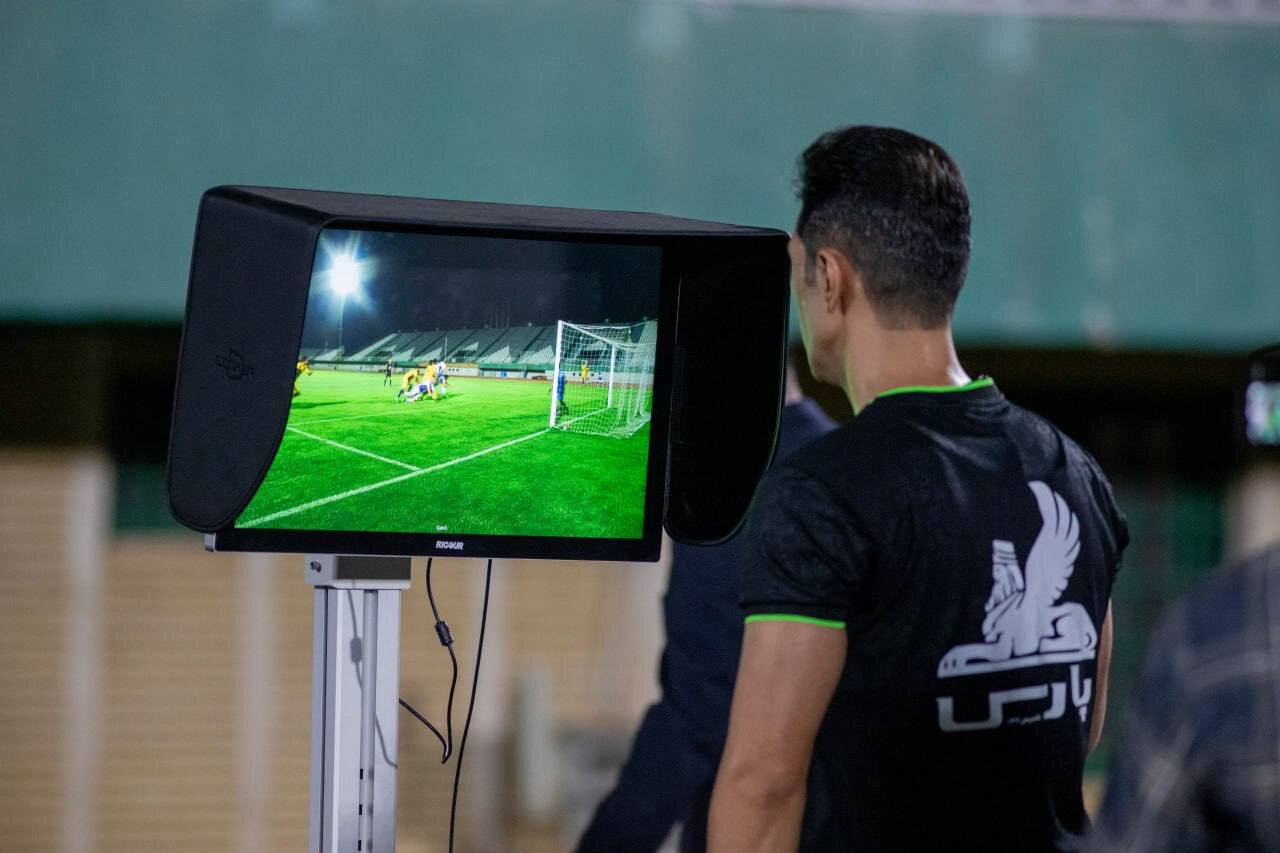 referee_iran_var