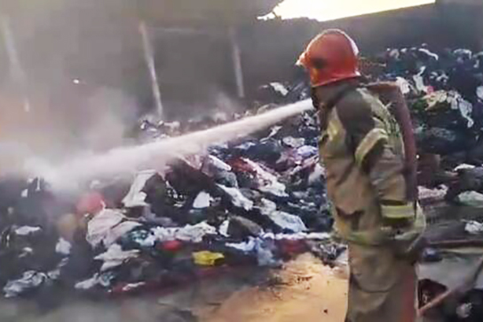 آتش سوزی انبار لباس