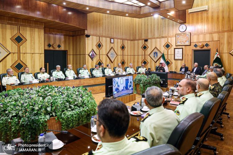 حضور+پزشکیان+در+ستاد+فراجا+و+جمع+فرماندهان+ارشد+انتظامی+(1)
