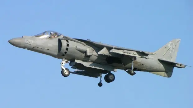an-av-8b-harrier-ii-hovering-in-midair-on-a-clear-1-620x348_11zon