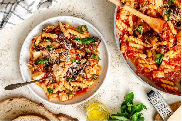 pasta-with-Eggplant-in-plate-1