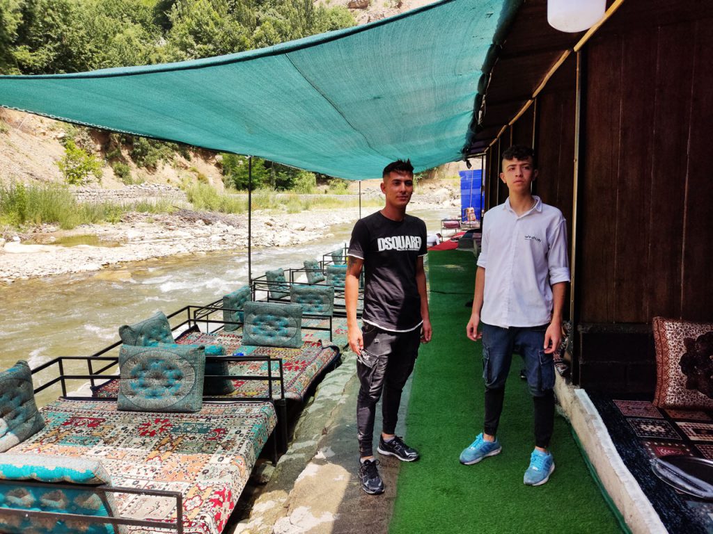 پرسنل-رستوران-پوریای-ولی-فشم-1024x768